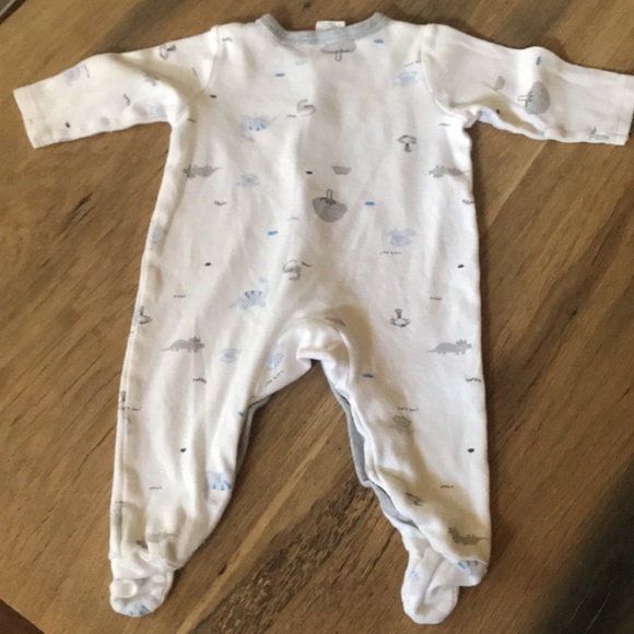 Baby boy onesie. Dinosaur, tree and rain cloud print. - Picture 4 of 4